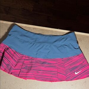 Nike Women's Athletic Skirt in Gray and Hot Pink. Size L.
